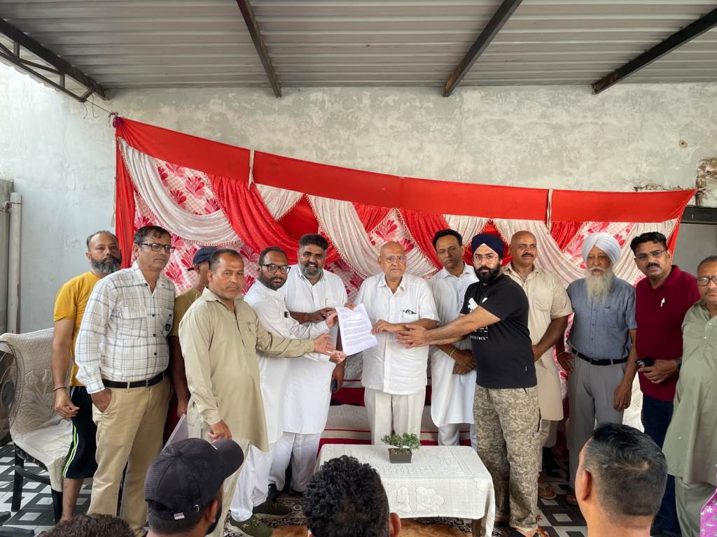 Vikas Manch Garhshankar sent a memorandum to Home Minister Amit Shah against Sahara and Pearl companies